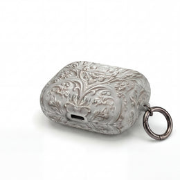 Estuche Damasco en Relieve para AirPods — Funda Protectora Ornamental Vintage